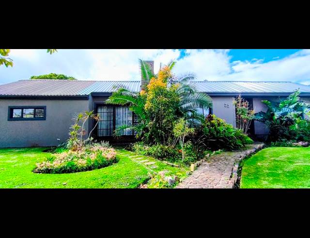 5 BEDROOM HOUSE FOR SALE IN GEORGE EAST